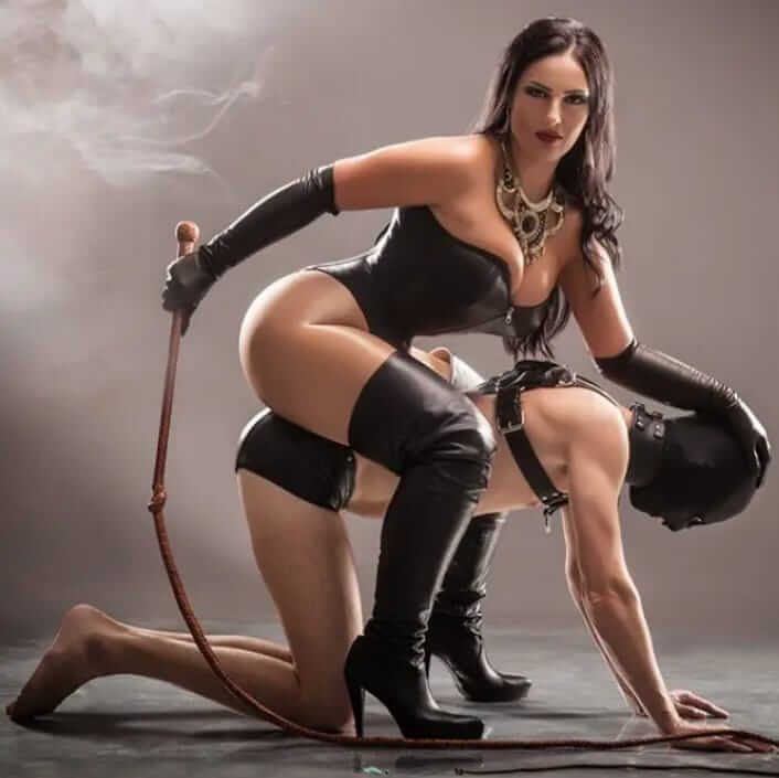 מלכת סאדו BDSM – ראשון לציון – אישה חמה