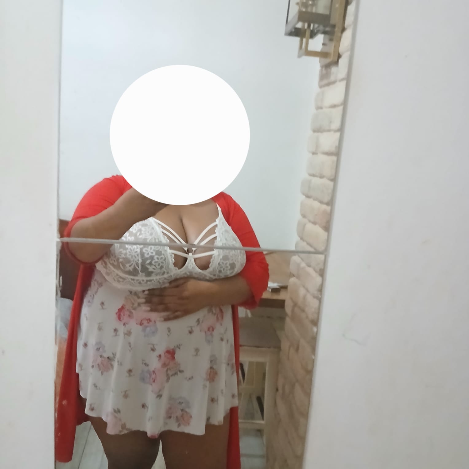 תיירת מגמייקה בחיפה